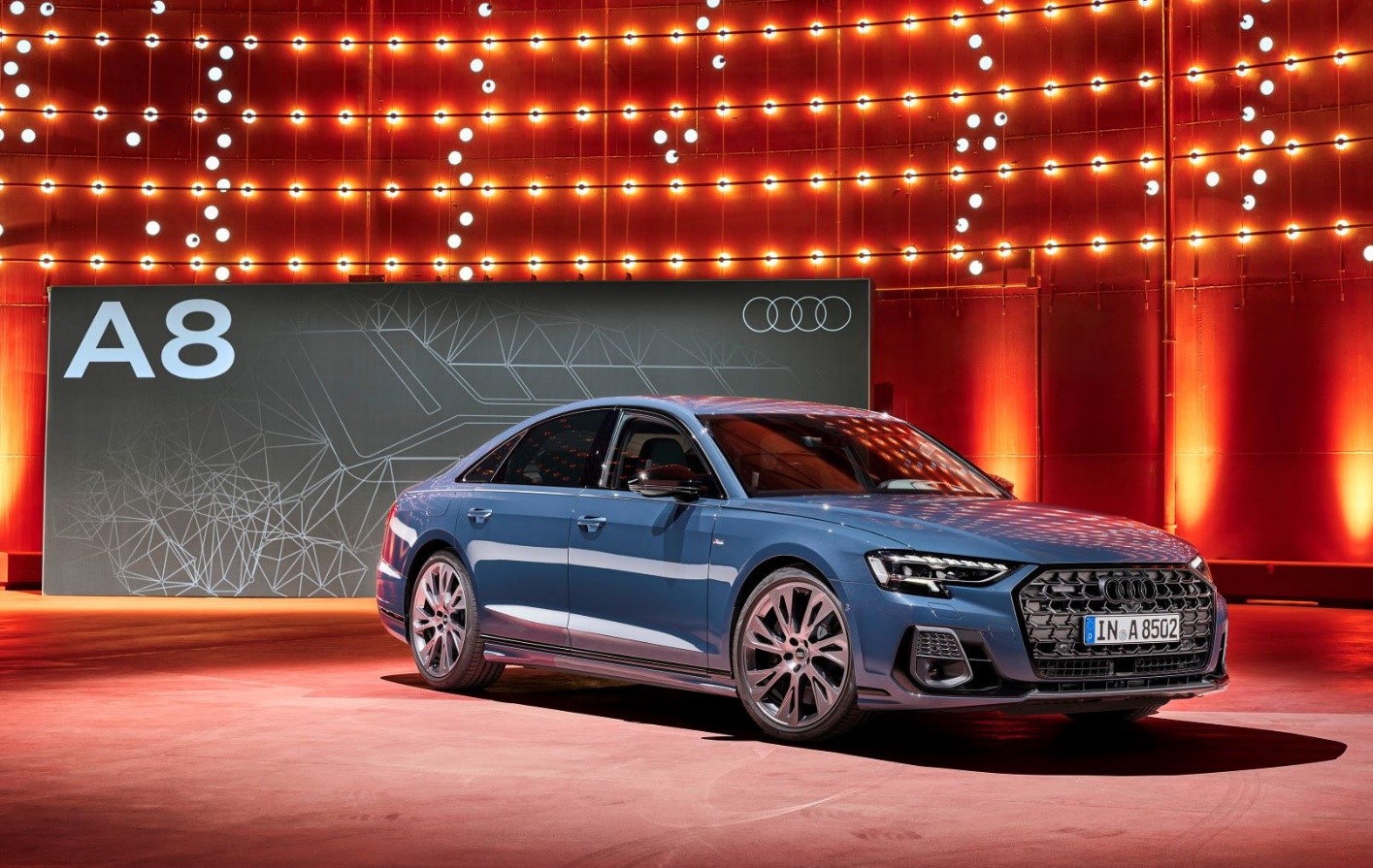 Modèle de voiture en alliage moulé sous pression avec son et lumière pour  garçon, Audi A8