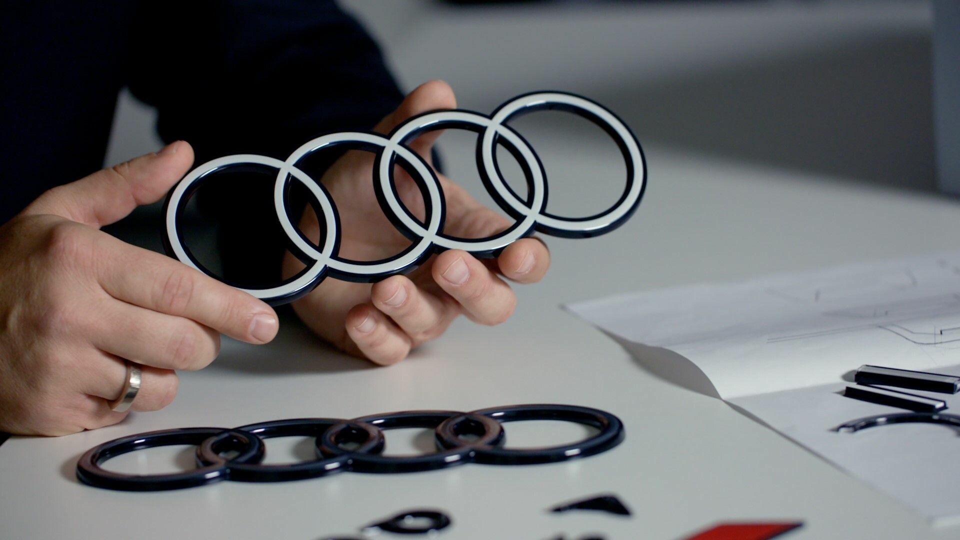 Les nouveaux anneaux Audi : plus épurés pour un design progressif - Audi  France Media